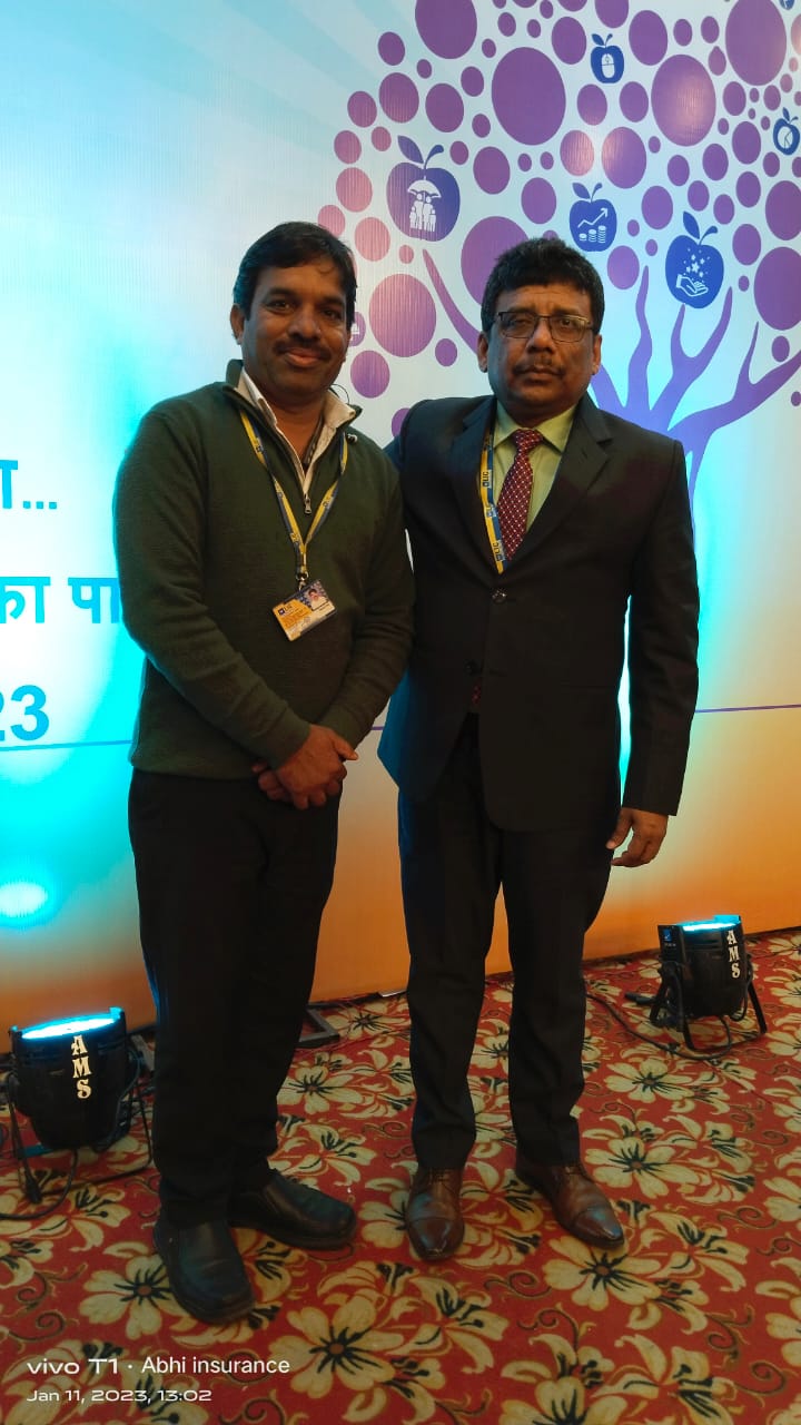 WITH MR. PRANAY KUMAR SIR, SR DIVISIONAL MANAGER NAGPUR OCATION OF PROSPECT SHTAKVEER